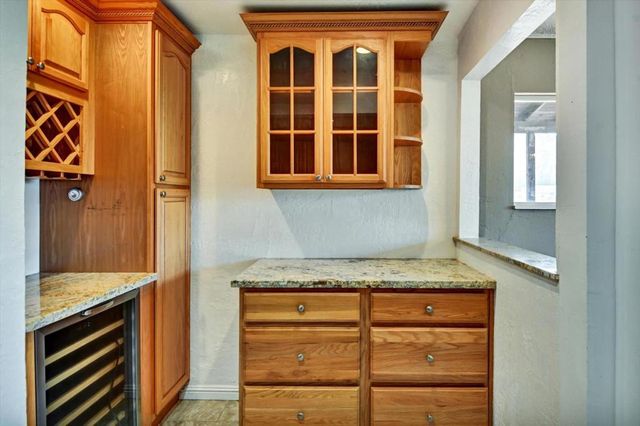 470 Pacific Avenue, Pacifica, CA 94044