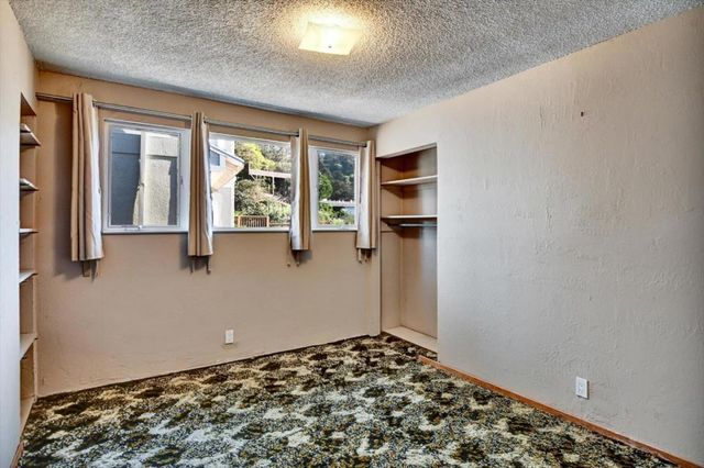 470 Pacific Avenue, Pacifica, CA 94044