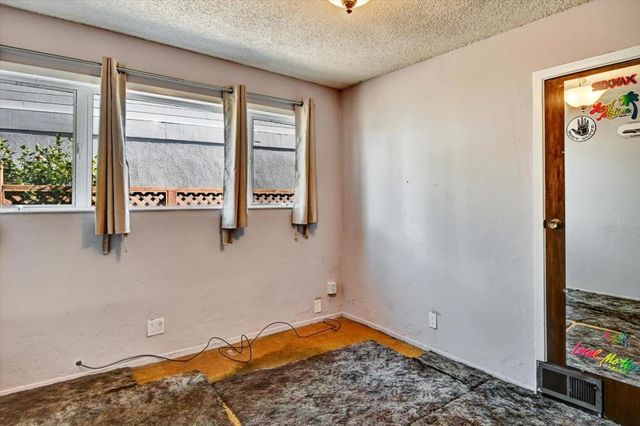 470 Pacific Avenue, Pacifica, CA 94044