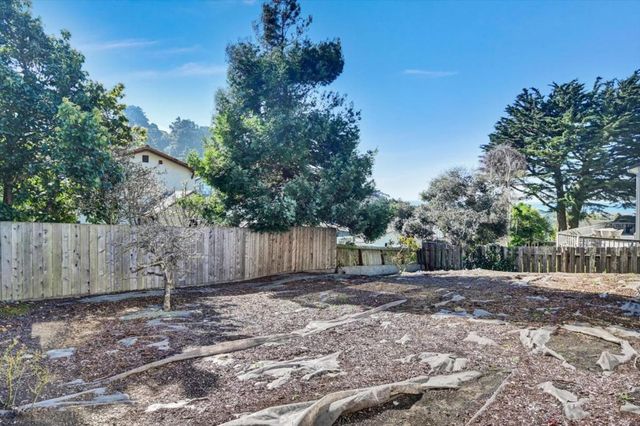 470 Pacific Avenue, Pacifica, CA 94044