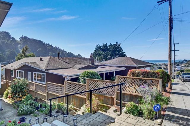 470 Pacific Avenue, Pacifica, CA 94044