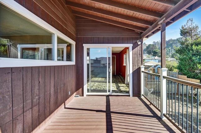 470 Pacific Avenue, Pacifica, CA 94044