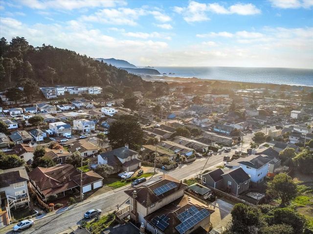 470 Pacific Avenue, Pacifica, CA 94044