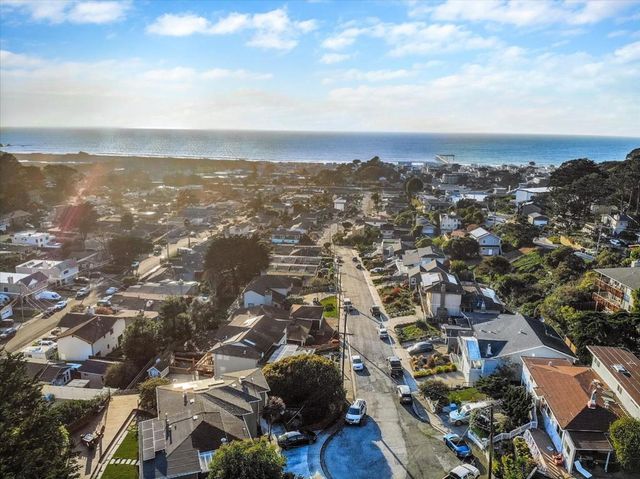 470 Pacific Avenue, Pacifica, CA 94044