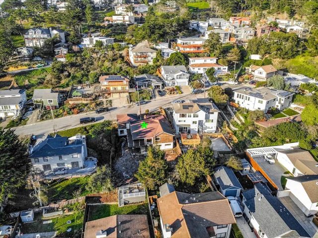 470 Pacific Avenue, Pacifica, CA 94044