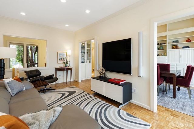 69 Telegraph Place, San Francisco, CA 94133