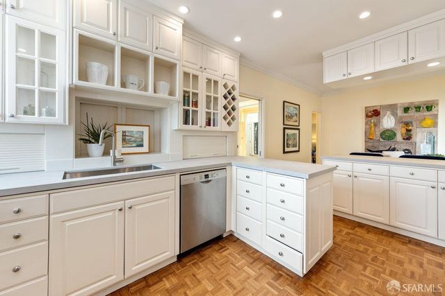 69 Telegraph Place, San Francisco, CA 94133