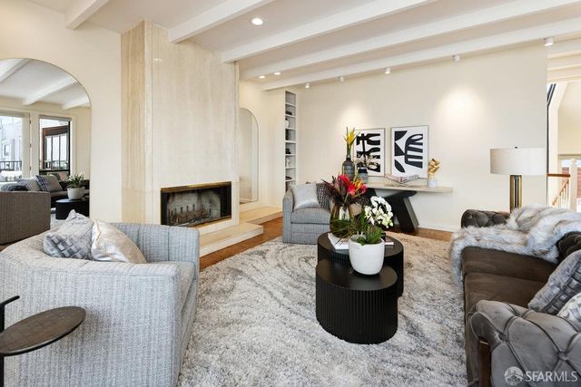 69 Telegraph Place, San Francisco, CA 94133