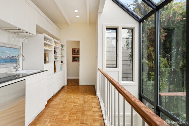 69 Telegraph Place, San Francisco, CA 94133