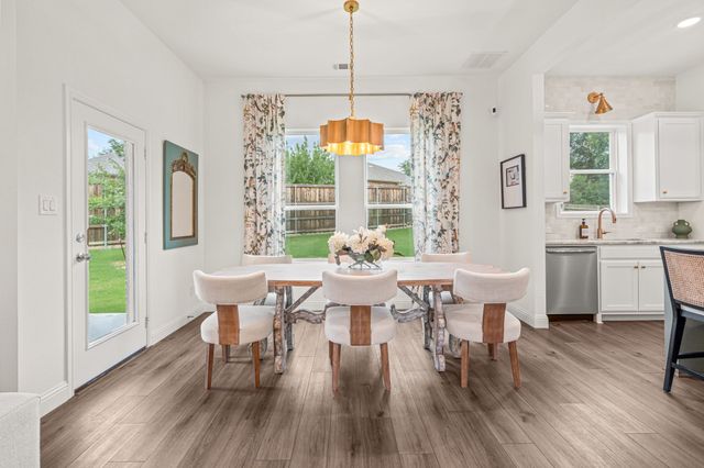 602 Sterling Drive, Benbrook, TX 76126