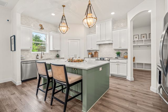 602 Sterling Drive, Benbrook, TX 76126