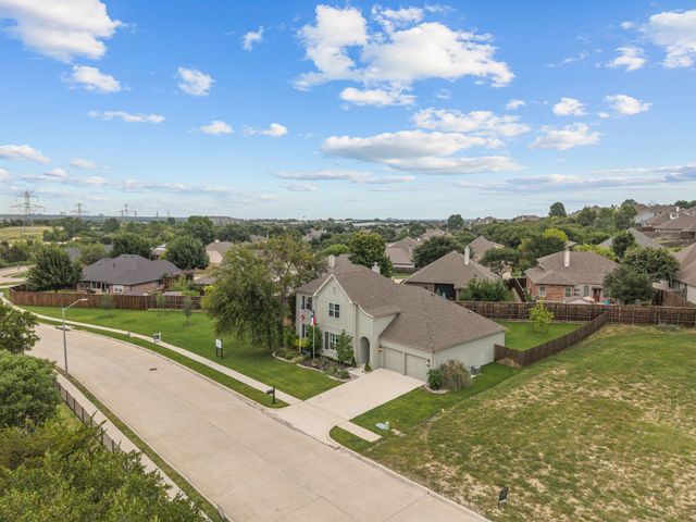 602 Sterling Drive, Benbrook, TX 76126
