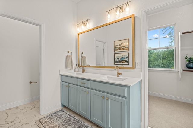 602 Sterling Drive, Benbrook, TX 76126