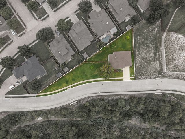 602 Sterling Drive, Benbrook, TX 76126