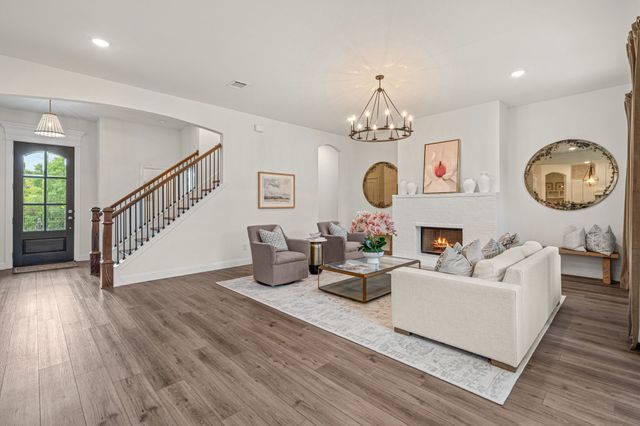 602 Sterling Drive, Benbrook, TX 76126