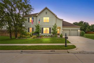 602 Sterling Drive, Benbrook, TX 76126