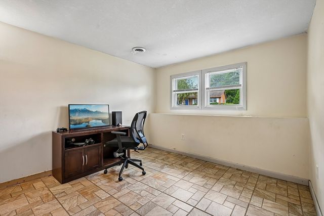 12 Barnard Rd, Lawrence, MA 01843