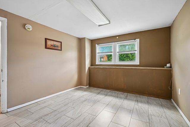 12 Barnard Rd, Lawrence, MA 01843