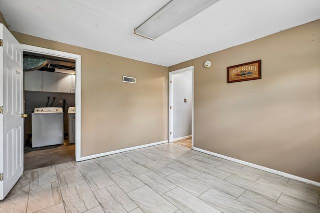 12 Barnard Rd, Lawrence, MA 01843