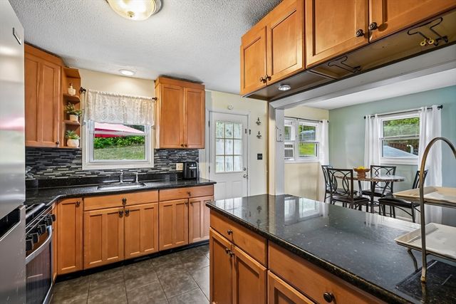 12 Barnard Rd, Lawrence, MA 01843