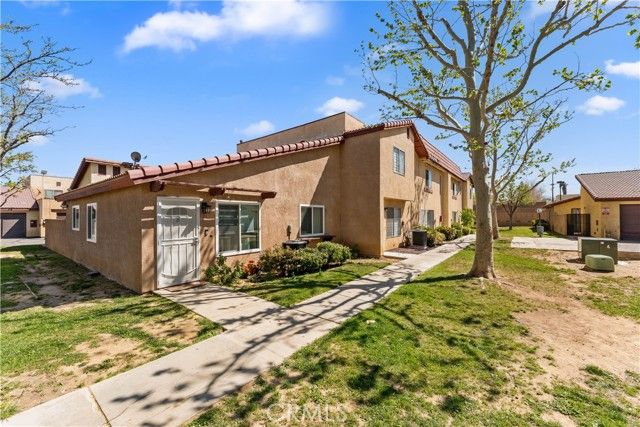 1750 E Avenue Q14, Palmdale, CA 93550
