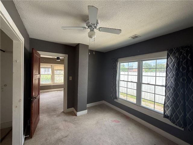 206 First Street, Garden City, KS 67846