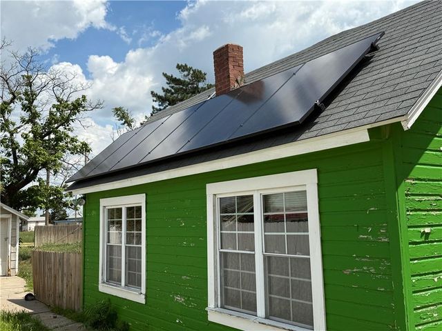 206 First Street, Garden City, KS 67846