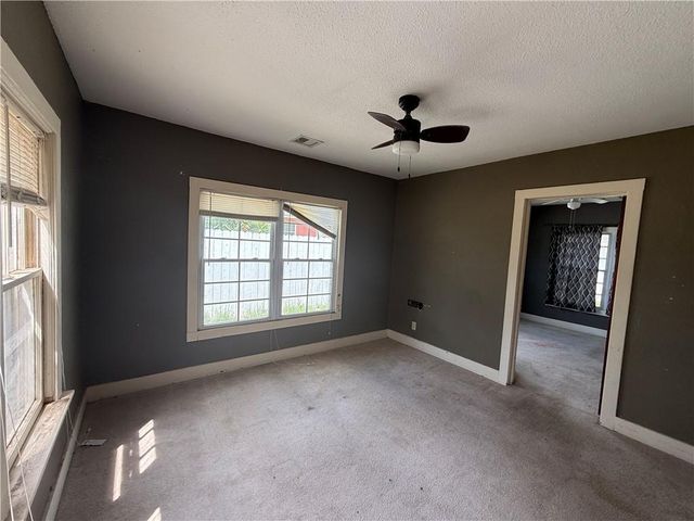 206 First Street, Garden City, KS 67846