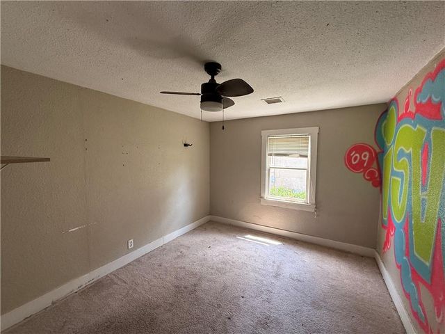 206 First Street, Garden City, KS 67846