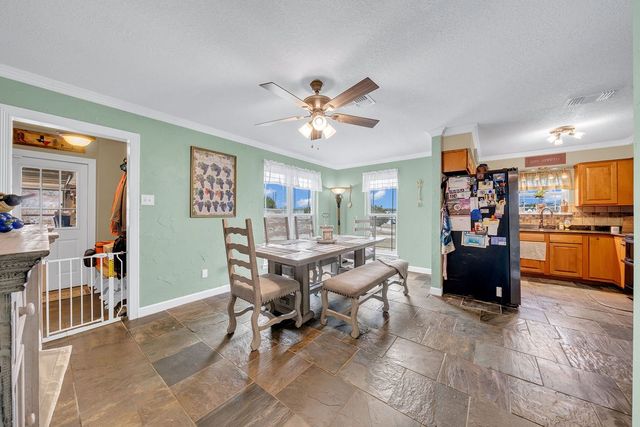 182 Shalako Dr, Kerrville, TX 78028