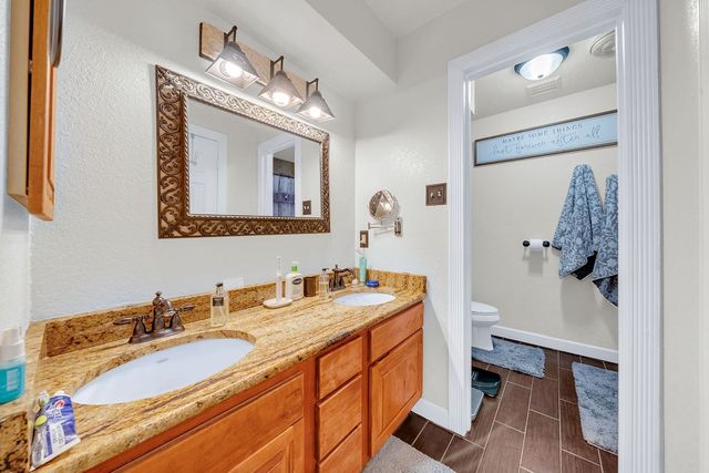 182 Shalako Dr, Kerrville, TX 78028