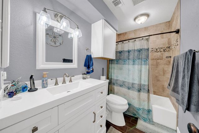 182 Shalako Dr, Kerrville, TX 78028