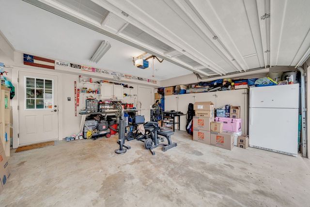 182 Shalako Dr, Kerrville, TX 78028