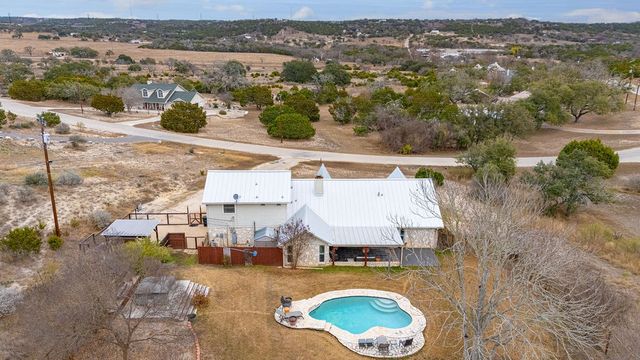 182 Shalako Dr, Kerrville, TX 78028