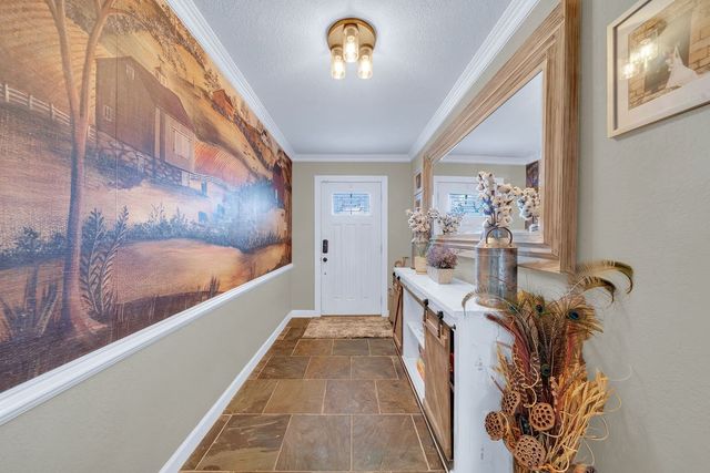 182 Shalako Dr, Kerrville, TX 78028