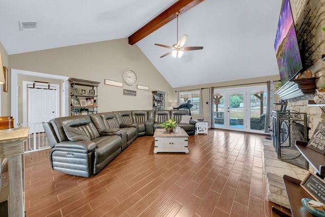 182 Shalako Dr, Kerrville, TX 78028