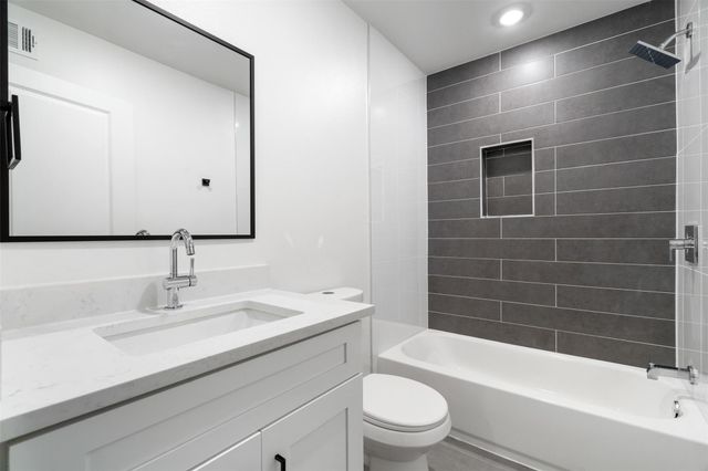 1901 HEARTHSTONE DR D, Austin, TX 78757