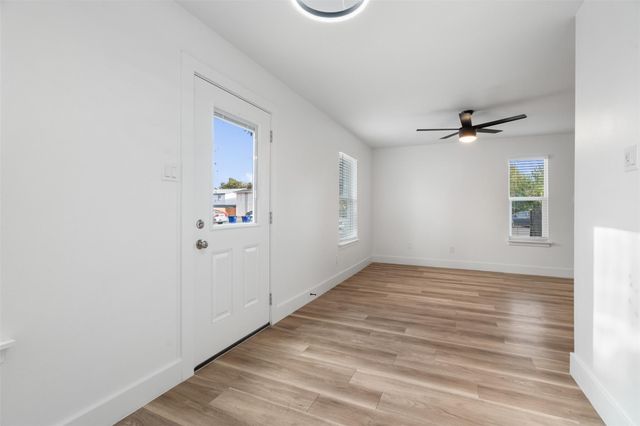 1901 HEARTHSTONE DR D, Austin, TX 78757