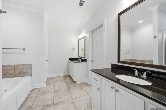 7855 Valencia Ct, Baton Rouge, LA 70820