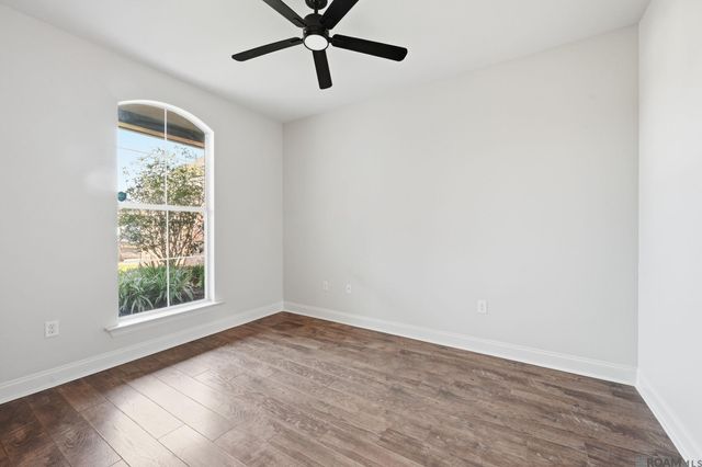 7855 Valencia Ct, Baton Rouge, LA 70820