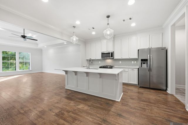 7855 Valencia Ct, Baton Rouge, LA 70820