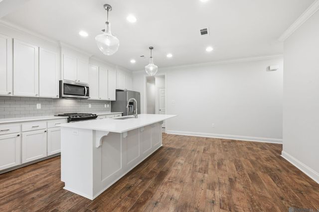 7855 Valencia Ct, Baton Rouge, LA 70820