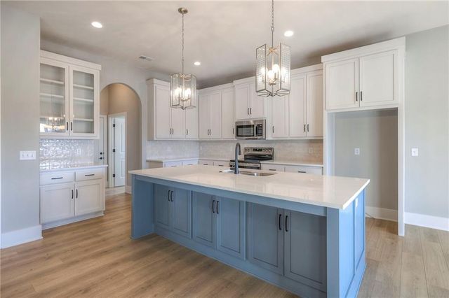 11407 Trevor Drive, Peculiar, MO 64078