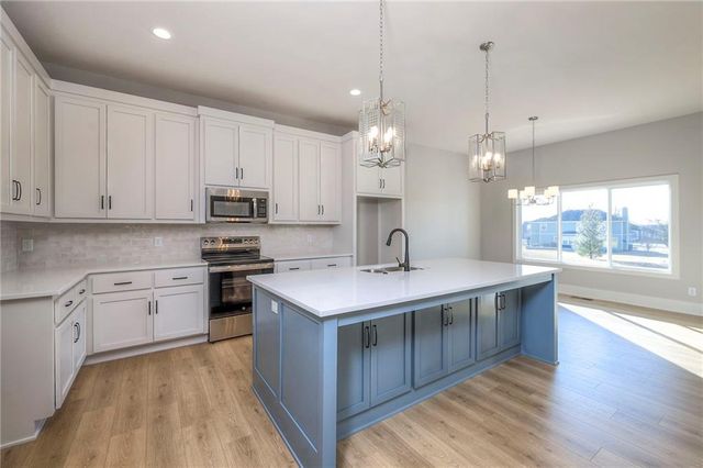 11407 Trevor Drive, Peculiar, MO 64078