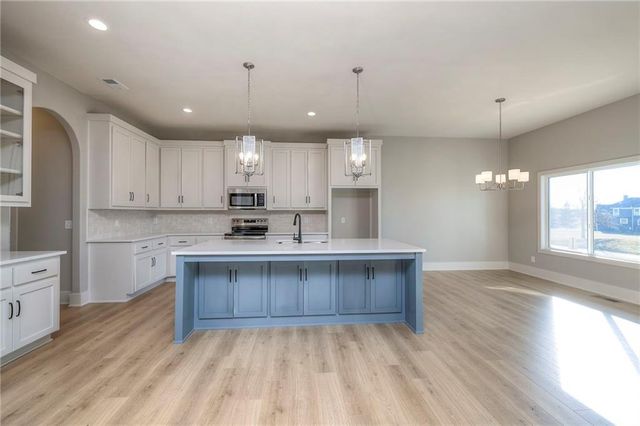 11407 Trevor Drive, Peculiar, MO 64078