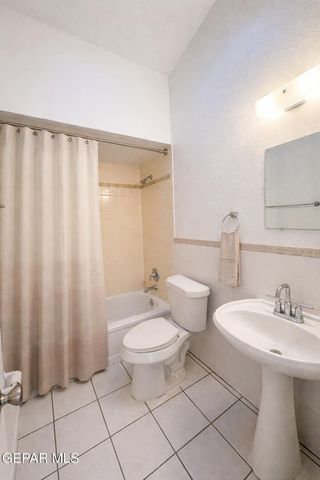 3425 E GLEN Drive, El Paso, TX 79936