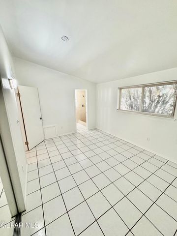 3425 E GLEN Drive, El Paso, TX 79936