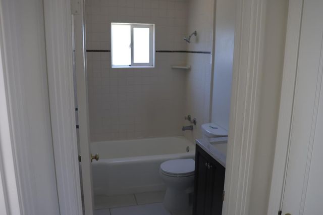 5380 49th St, Sacramento, CA 95820