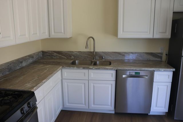 5380 49th St, Sacramento, CA 95820