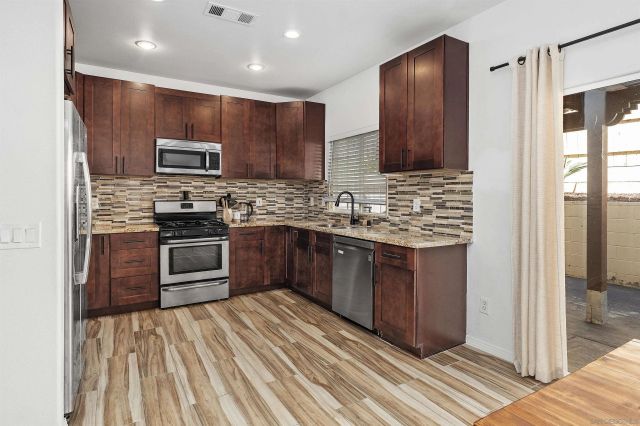 62 Country Club Cir, Chula Vista, CA 91911